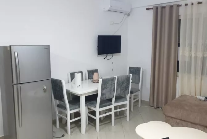 Shtepi me qera Apartament ne Tirane, 2+1, Mobilimi E mobiluar, Pagesa 45,000  Leke.