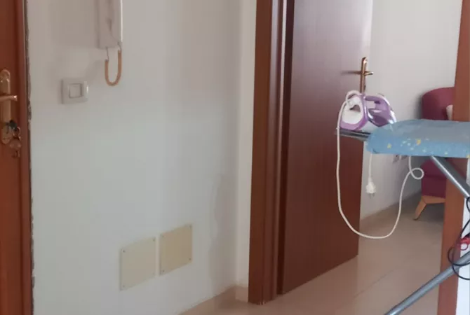 Shtepi me qera Apartament ne Tirane, 1+1, Mobilimi E mobiluar, Pagesa 400  Euro.