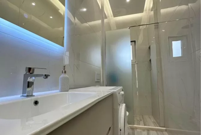 Shtepi ne shitje Apartament ne Tirane, 1+1, Mobilimi E mobiluar, Pagesa 85,000  Euro.