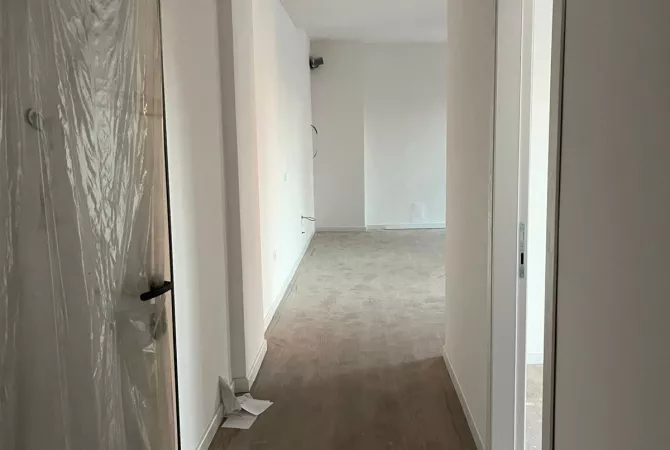 Shtepi me qera 2+1 ne Tirane - 1,000 Euro