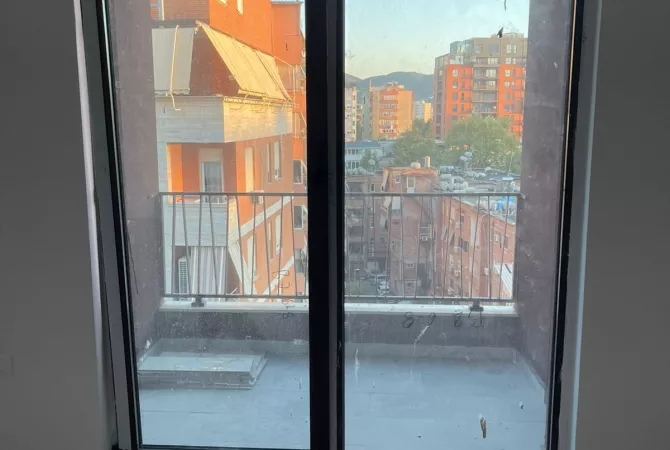 Shtepi me qera 2+1 ne Tirane - 1,000 Euro