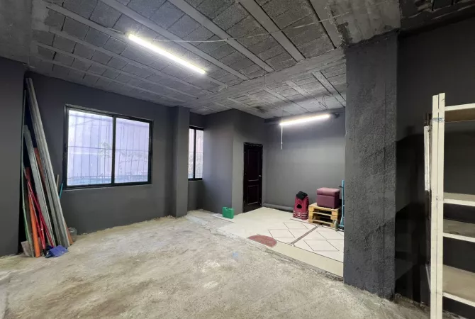 Ambient biznesi me qera 4+1 ne Tirane - 900 Euro