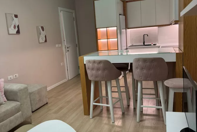 Shtepi me qera Apartament ne Tirane, 2+1, Mobilimi E mobiluar, Pagesa 1,200  Euro.