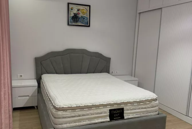 Shtepi me qera 2+1 ne Tirane - 1,200 Euro