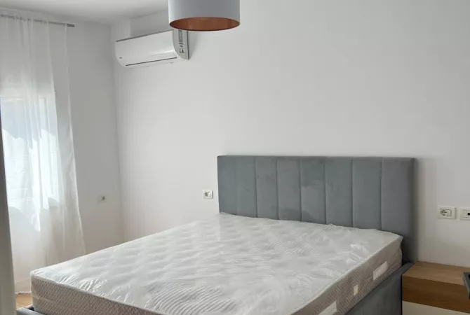 Shtepi me qera Apartament ne Tirane, 2+1, Mobilimi E mobiluar, Pagesa 85,000  Leke.