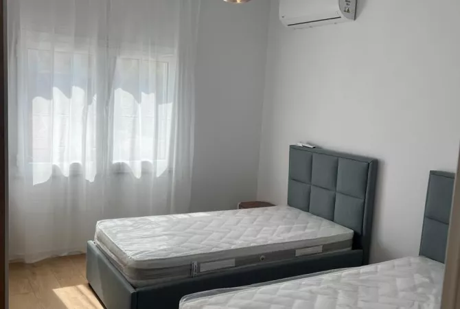 Shtepi me qera Apartament ne Tirane, 2+1, Mobilimi E mobiluar, Pagesa 85,000  Leke.