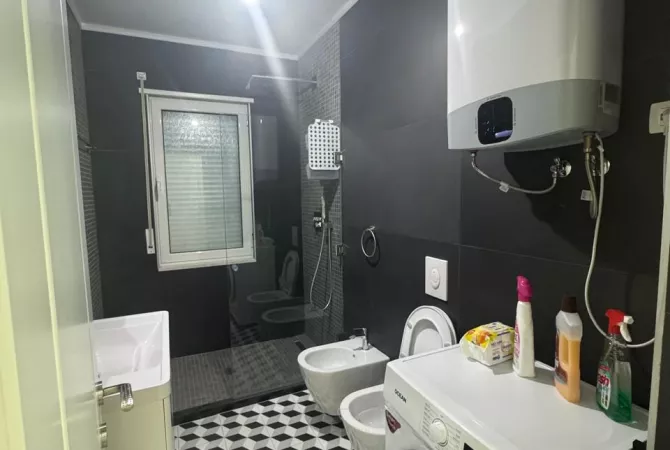 Shtepi me qera Apartament ne Tirane, 1+1, Mobilimi E mobiluar, Pagesa 600  Euro.