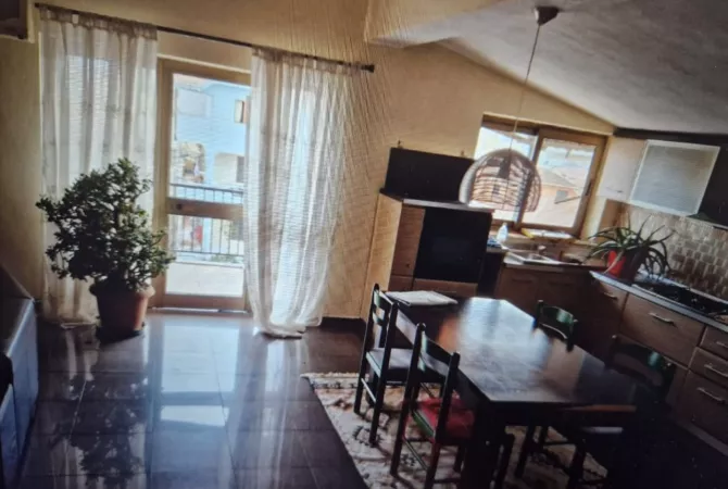 Shtepi me qera 2+1 ne Tirane - 50,000 Leke