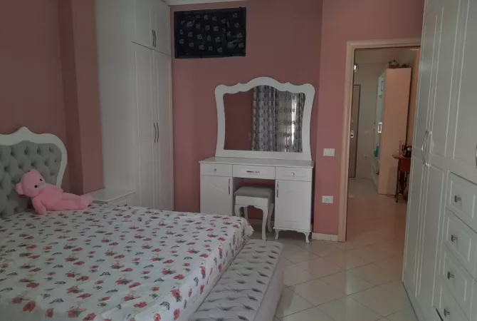 Shtepi me qera Apartament ne Tirane, 2+1, Mobilimi E mobiluar, Pagesa 500  Euro.