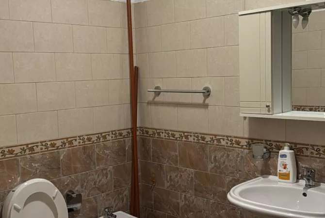 Ambient biznesi me qera 3+1 ne Tirane - 550 Euro