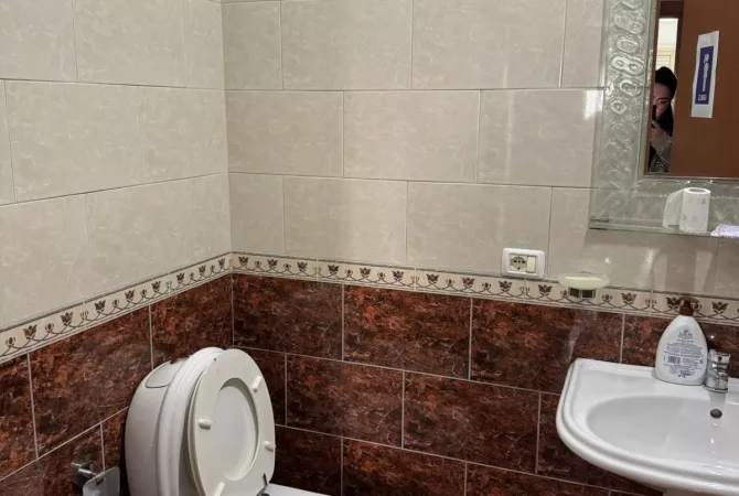 Ambient biznesi me qera 3+1 ne Tirane - 550 Euro
