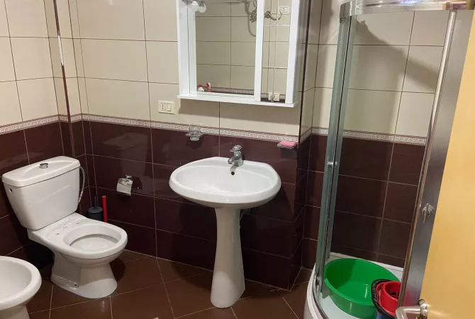 Shtepi me qera Apartament ne Tirane, 1+1, Mobilimi E mobiluar, Pagesa 600  Euro.