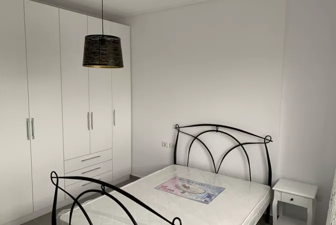 Shtepi me qera Apartament ne Tirane, 2+1, Mobilimi E mobiluar, Pagesa 600  Euro.