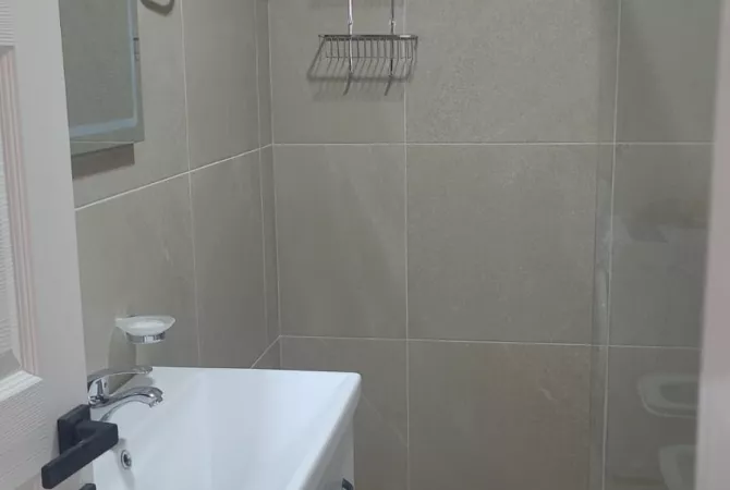 Shtepi me qera Apartament ne Tirane, 1+1, Mobilimi E mobiluar, Pagesa 60,000  Leke.