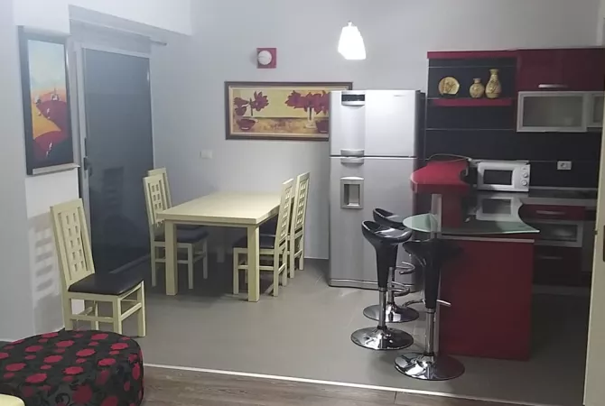 Shtepi me qera Apartament ne Tirane, 3+1, Mobilimi E mobiluar, Pagesa 800  Euro.