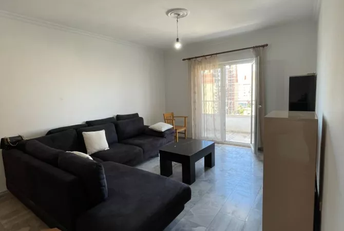Shtepi me qera 2+1 ne Tirane - 650 Euro