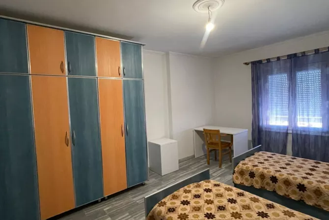 Shtepi me qera Apartament ne Tirane, 2+1, Mobilimi E mobiluar, Pagesa 650  Euro.