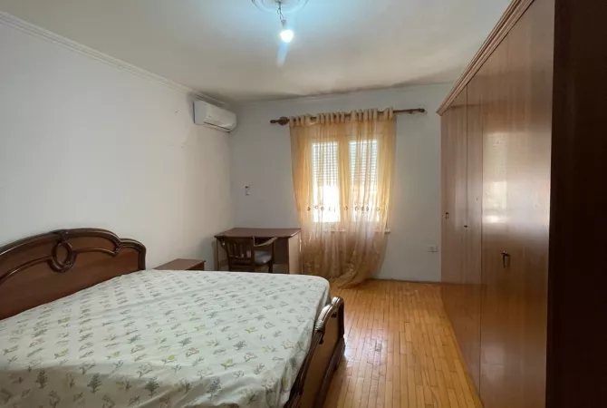 Shtepi me qera Apartament ne Tirane, 2+1, Mobilimi E mobiluar, Pagesa 650  Euro.