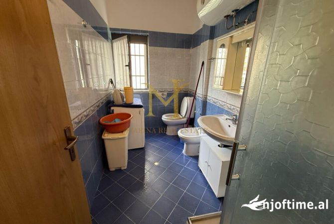 Shtepi ne shitje Apartament ne Durres, 2+1, Mobilimi E mobiluar, Pagesa 90,000  Euro.