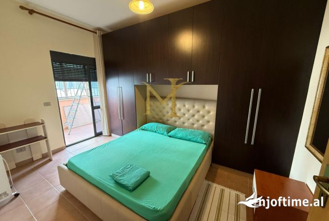 Shtepi ne shitje Apartament ne Durres, 2+1, Mobilimi E mobiluar, Pagesa 90,000  Euro.