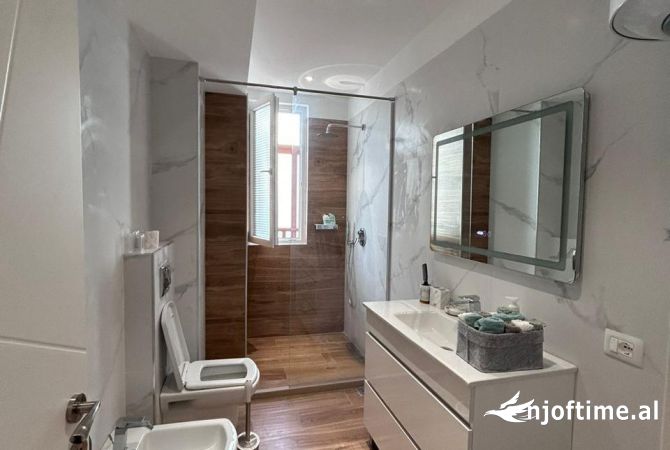 Shtepi ne shitje 2+1 ne Tirane - 280,000 Euro