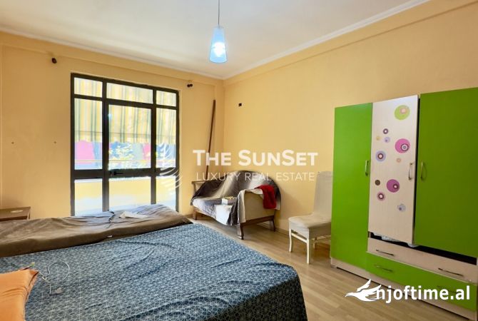 Shtepi me qera Shtepi Private ne Tirane, 3+1, Mobilimi E mobiluar, Pagesa 800  Euro.