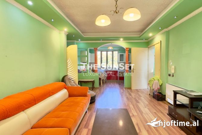 Shtepi me qera Shtepi Private ne Tirane, 3+1, Mobilimi E mobiluar, Pagesa 800  Euro.