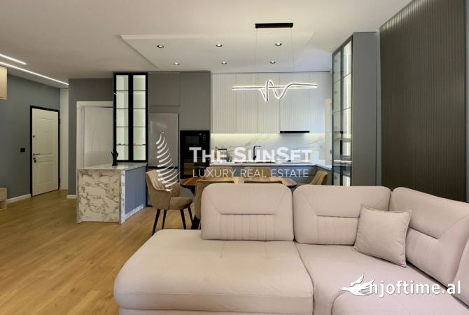 Shtepi me qera 2+1 ne Tirane - 1,000 Euro