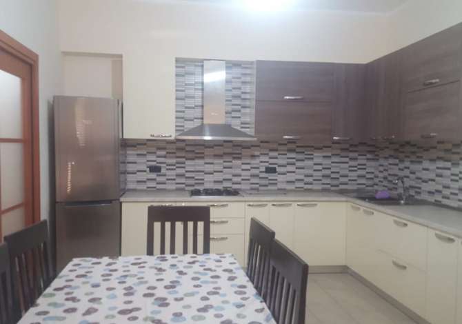 Shtepi me qera 2+1 ne Tirane - 40,000 Leke