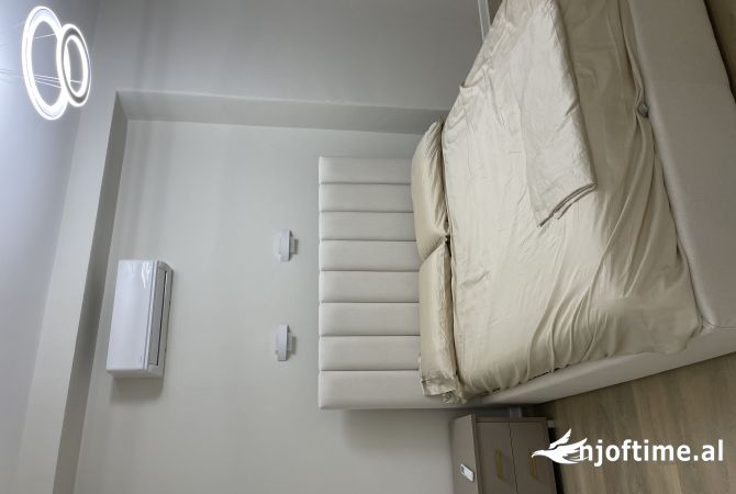 Shtepi me qera 2+1 ne Tirane - 1,200 Euro