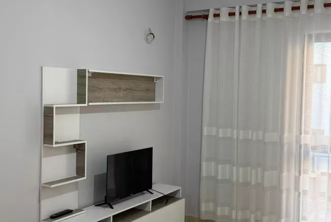 Shtepi me qera 2+1 ne Tirane - 35,000 Leke