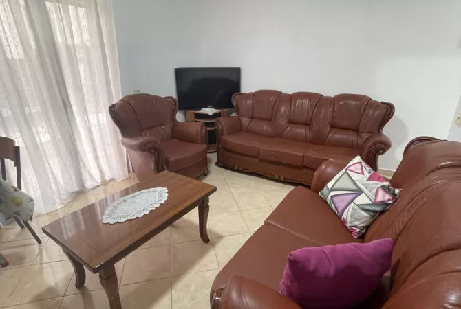 Shtepi me qera 1+1 ne Tirane - 35,000 Leke