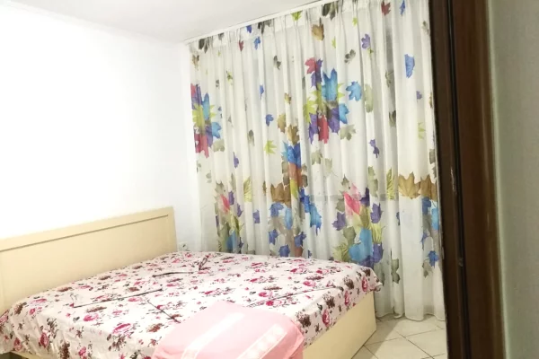 Shtepi me qera 1+1 ne Tirane - 40,000 Leke