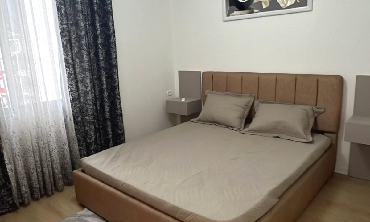 Shtepi me qera Apartament ne Tirane, 1+1, Mobilimi E mobiluar, Pagesa 40,000  Leke.