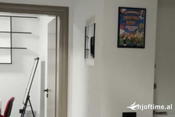 Ambient biznesi me qera 3+1 ne Tirane - 800 Euro