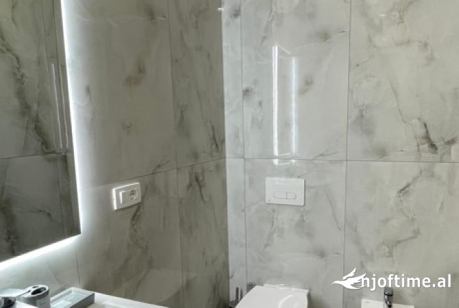 Shtepi ne shitje Apartament ne Tirane, 3+1, Mobilimi E mobiluar, Pagesa 275,000  Euro.