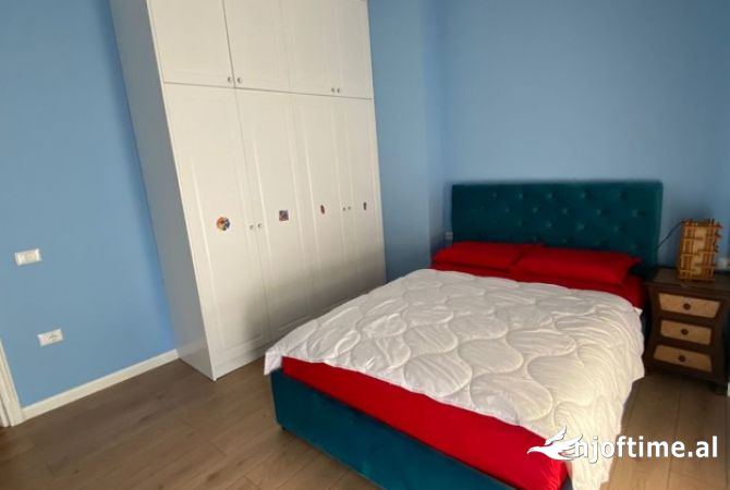Shtepi me qera 4+1 ne Tirane - 1,300 Euro