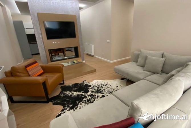 Shtepi me qera 4+1 ne Tirane - 1,300 Euro