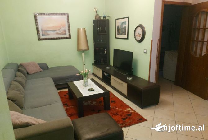 Shtepi me qera 2+1 ne Tirane - 500 Euro
