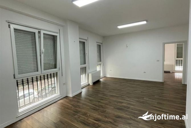 Shtepi me qera 2+1 ne Tirane - 800 Euro