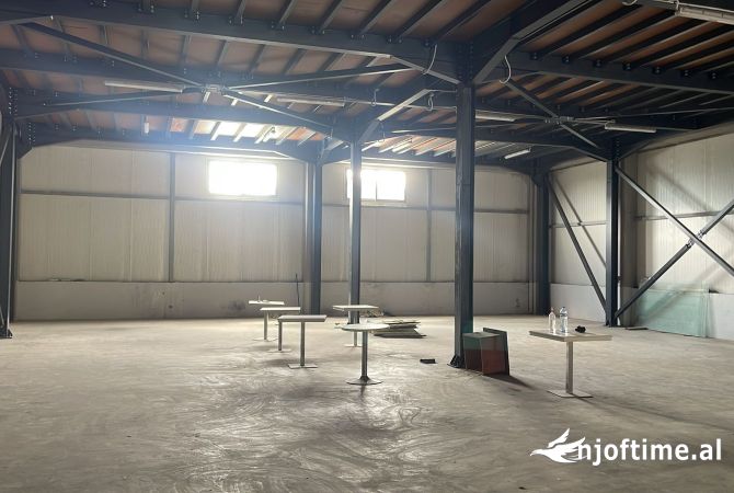 Ambient biznesi me qera 4+1 ne Tirane - 2,600 Euro