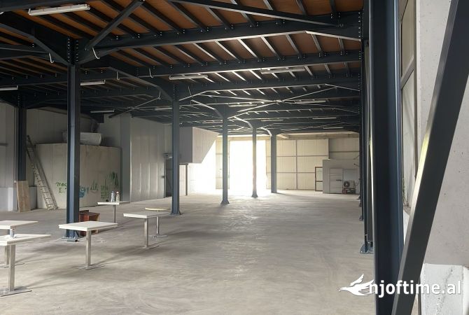 Ambient biznesi me qera 4+1 ne Tirane - 2,600 Euro