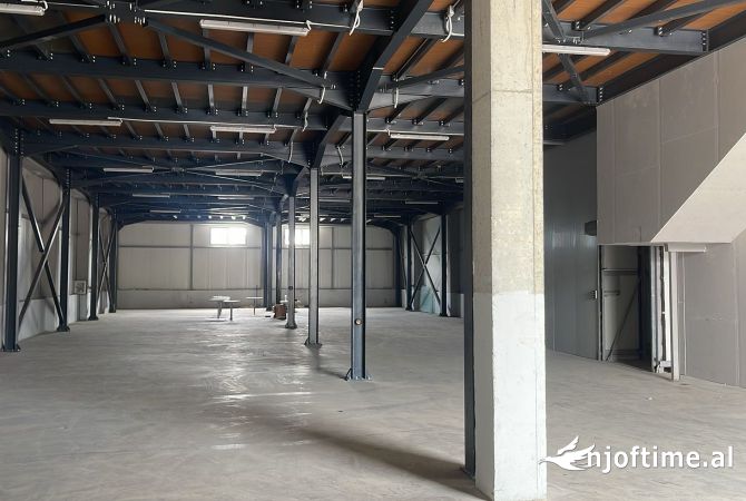 Ambient biznesi me qera 4+1 ne Tirane - 2,600 Euro