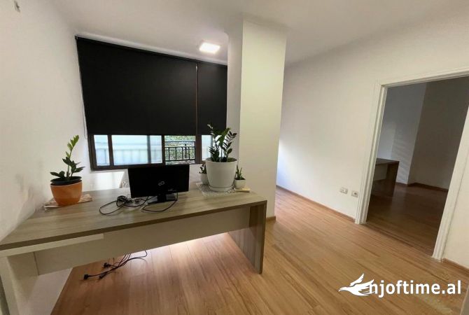 Ambient biznesi me qera 3+1 ne Tirane - 550 Euro