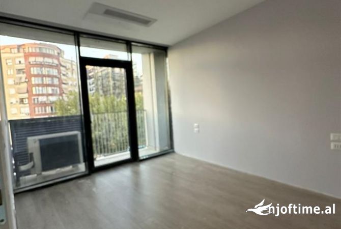 Ambient biznesi me qera 3+1 ne Tirane - 700 Euro