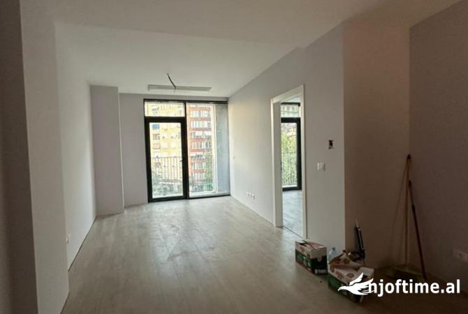 Ambient biznesi me qera 3+1 ne Tirane - 700 Euro