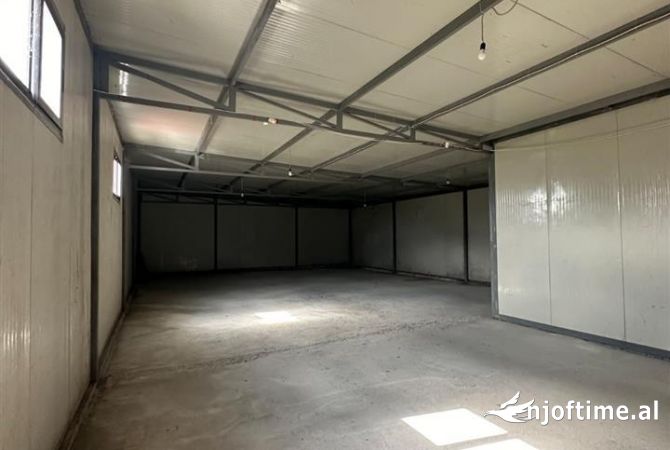 Truall ose Toke ne Tirane - 1,200 Euro