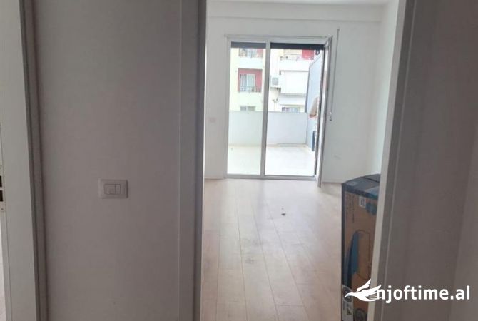 Shtepi me qera 1+1 ne Tirane - 450 Euro