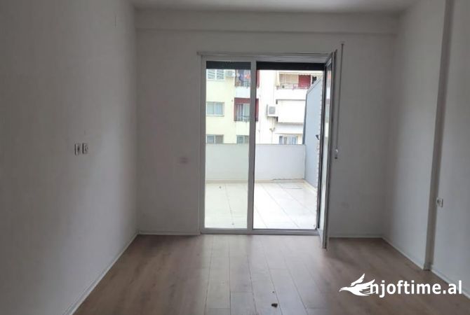 Shtepi me qera 1+1 ne Tirane - 450 Euro