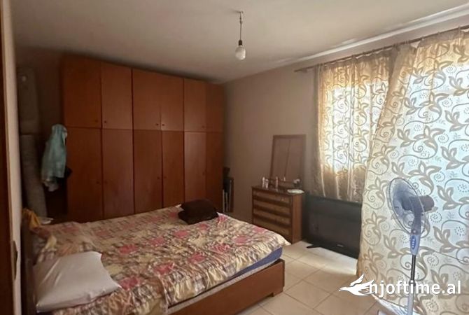 Shtepi ne shitje Shtepi Private ne Tirane, 4+1, Mobilimi E mobiluar, Pagesa 248,000  Euro.